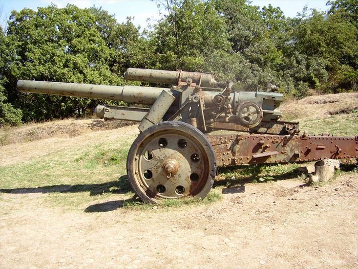 Niemiecka - 15 cm Howitzer sFH 18 Walk Around.jpg